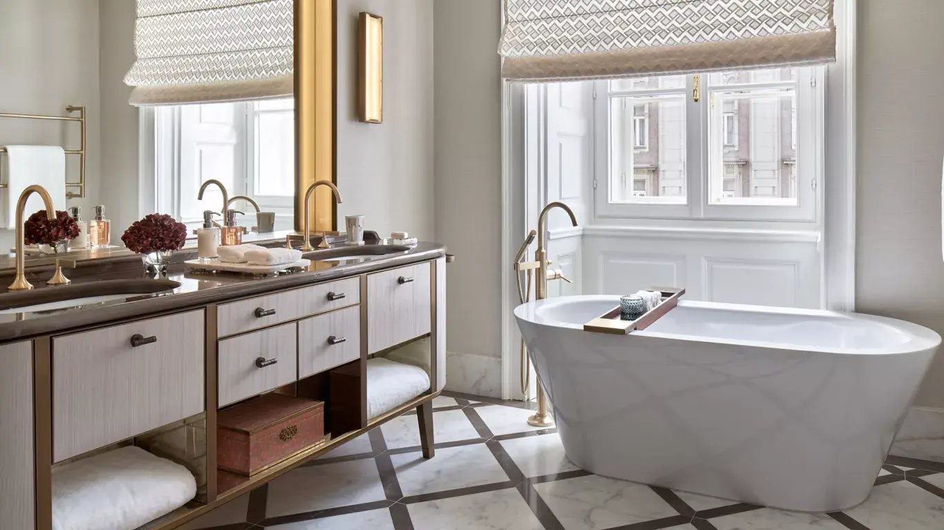 4PremierSuite3-WIDE-MEDIUM-4-3