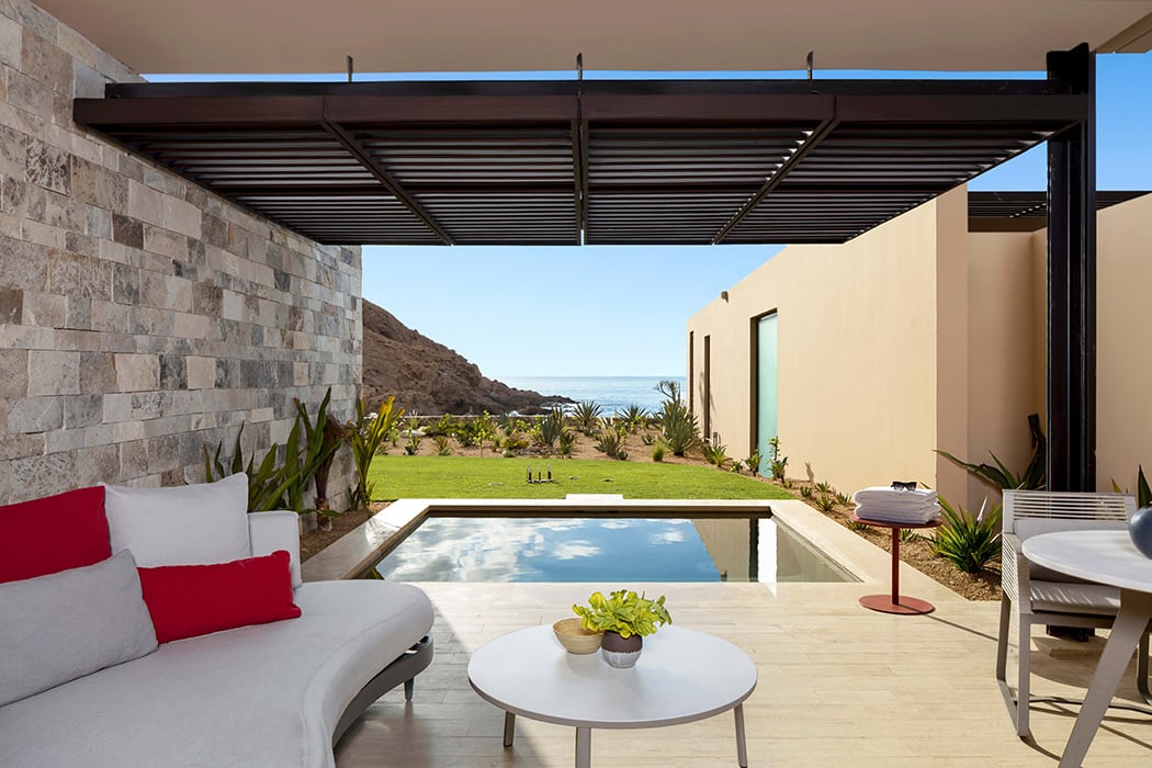 Deluxe-Ocean-View-Queen-Queen-with-Pool-