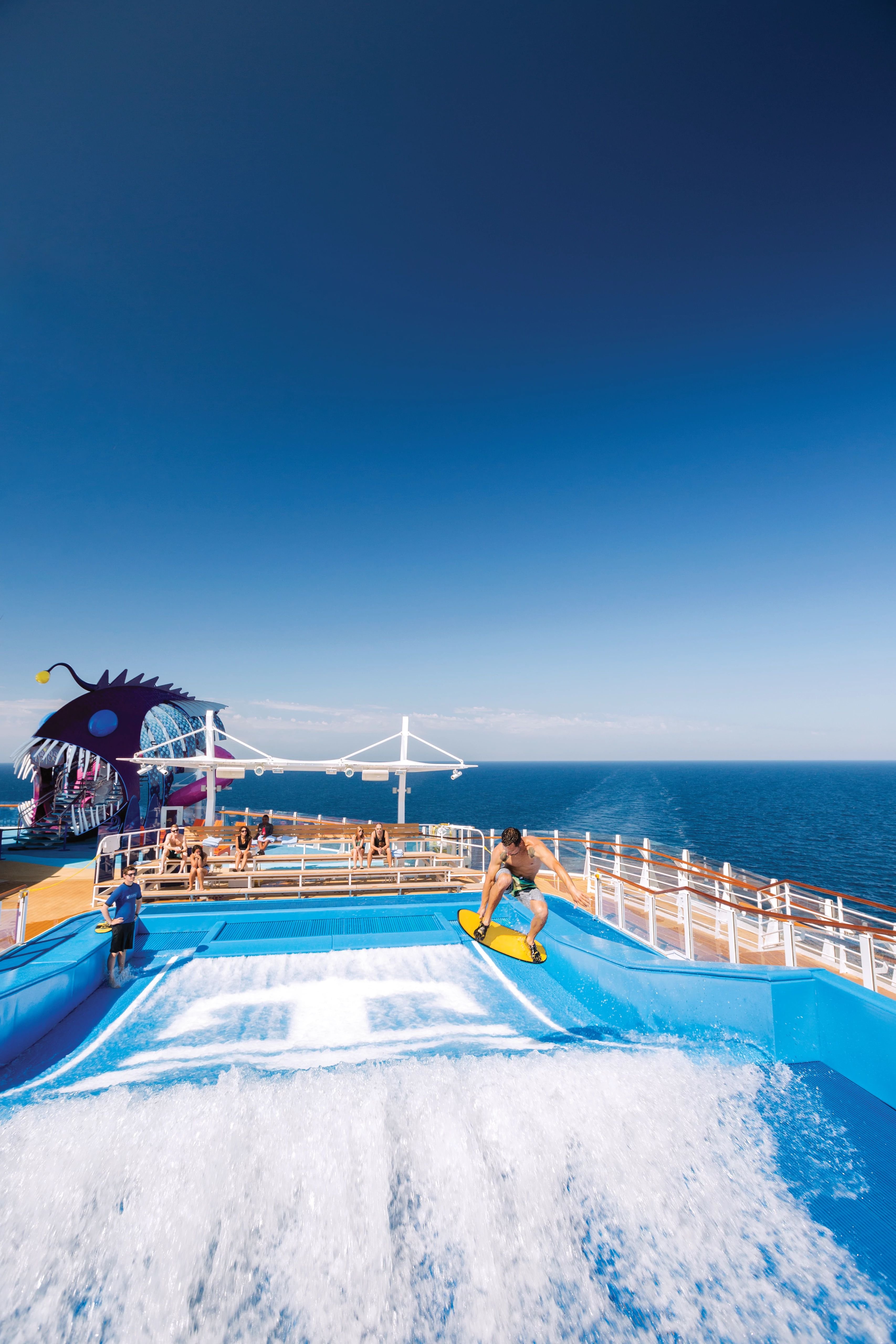 RCI_HM_harmony_instructors_flowrider-CB9_8588_RET_CMYK_B