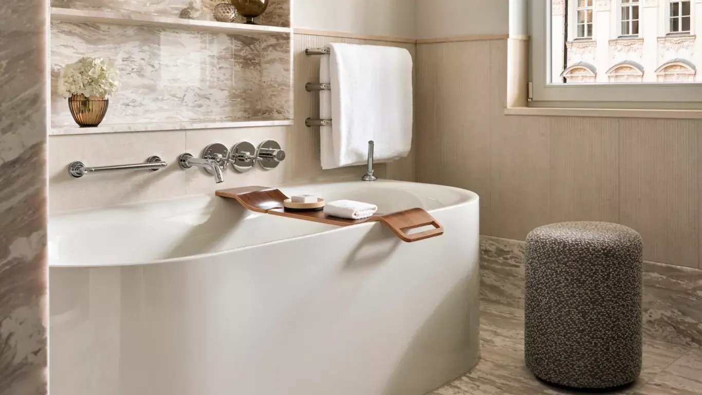 Rosewood Munich_Deluxe Suite_Mock Up Rooms_Davide Lovatti_05-WIDE-MEDIUM-4-3