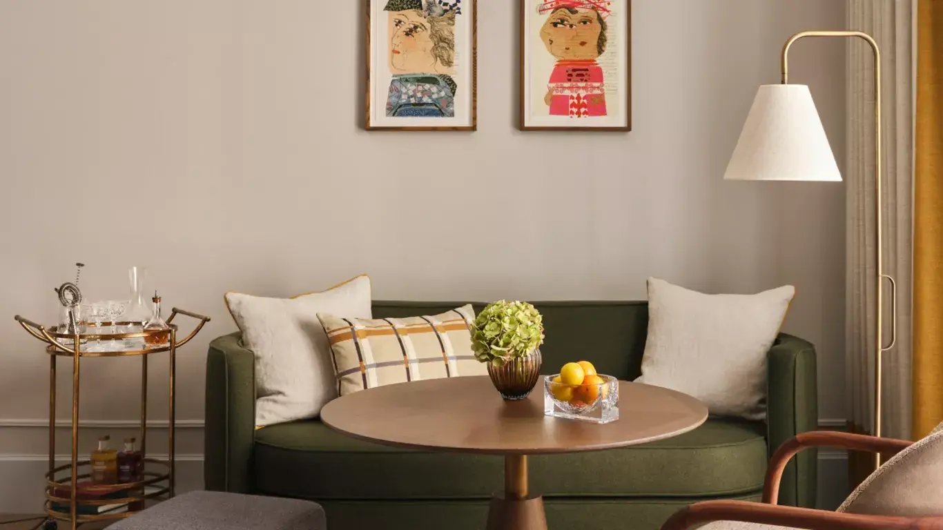 Rosewood Munich_Grand Premier Room_411_Living Area_Davide Lovatti_02-WIDE-MEDIUM-4-3