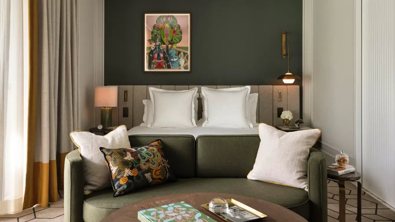 Rosewood Munich_Premier Room_Mock Up Rooms_Davide Lovatti_08-WIDE-MEDIUM-4-3