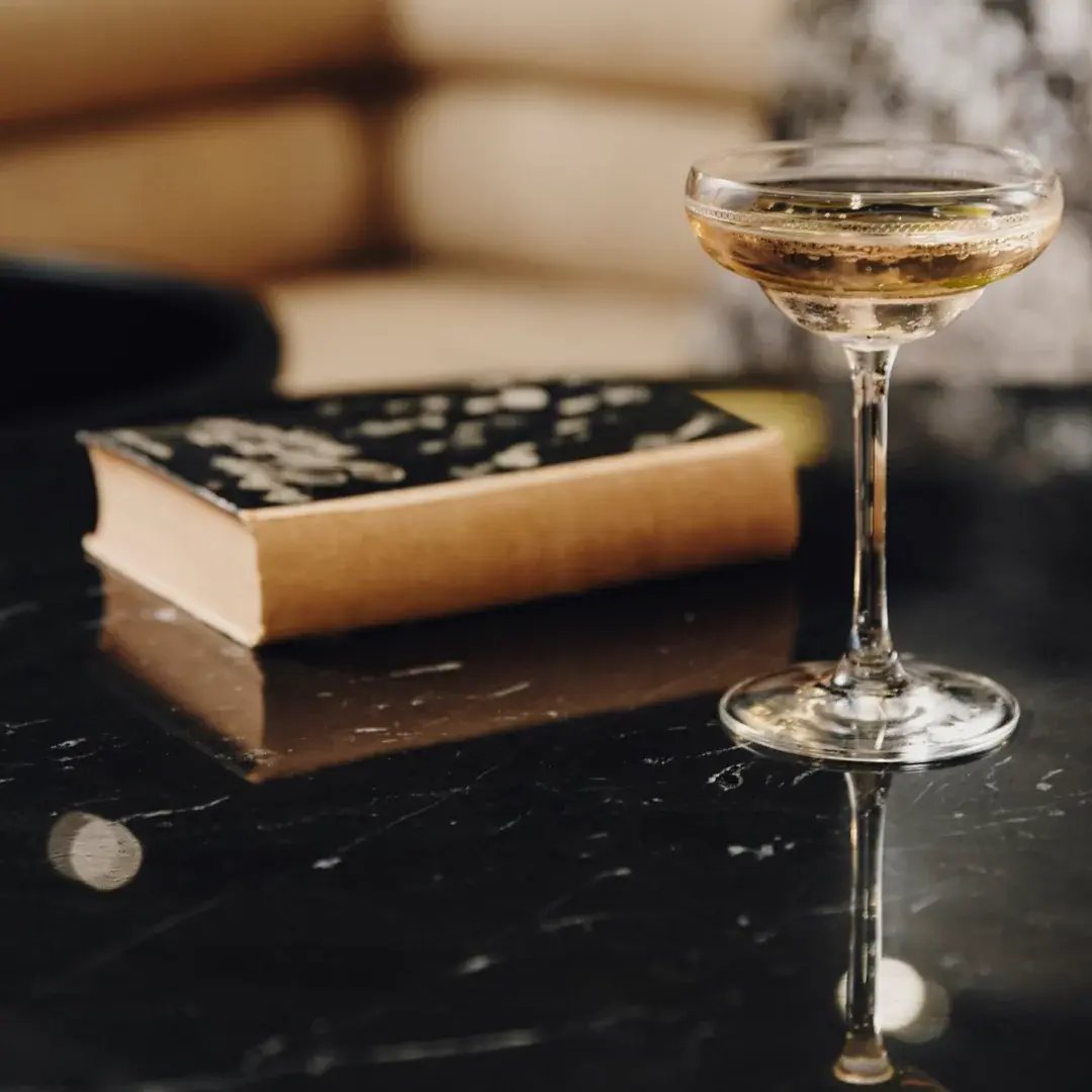 Rosewood_Munich_by_Amelie_Niederbuchner_Bar Montez Cocktail_1878-SQUARE-LARGE-1-1