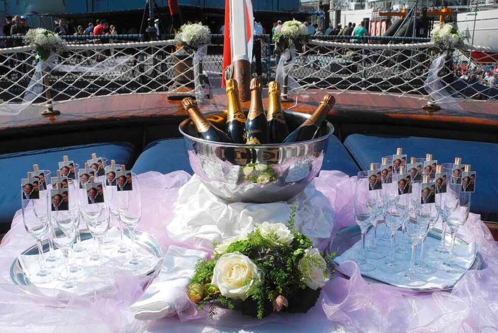 SeaCloud_Kreuzfahrten_SeaCloud_Lidodeck_Hafen_Hochzeit-980x656