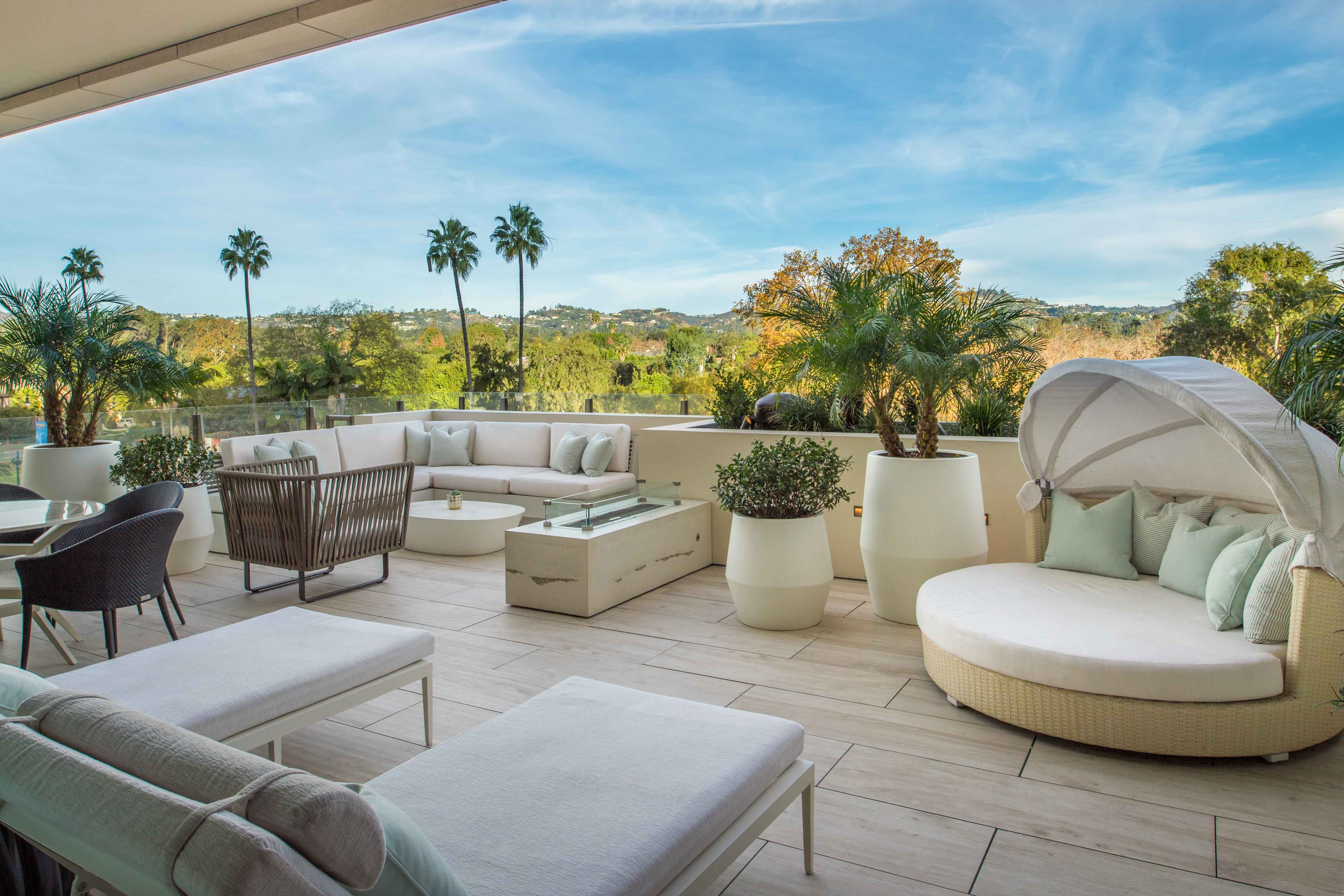 Villa Balcony Seating-astoria beverly hills