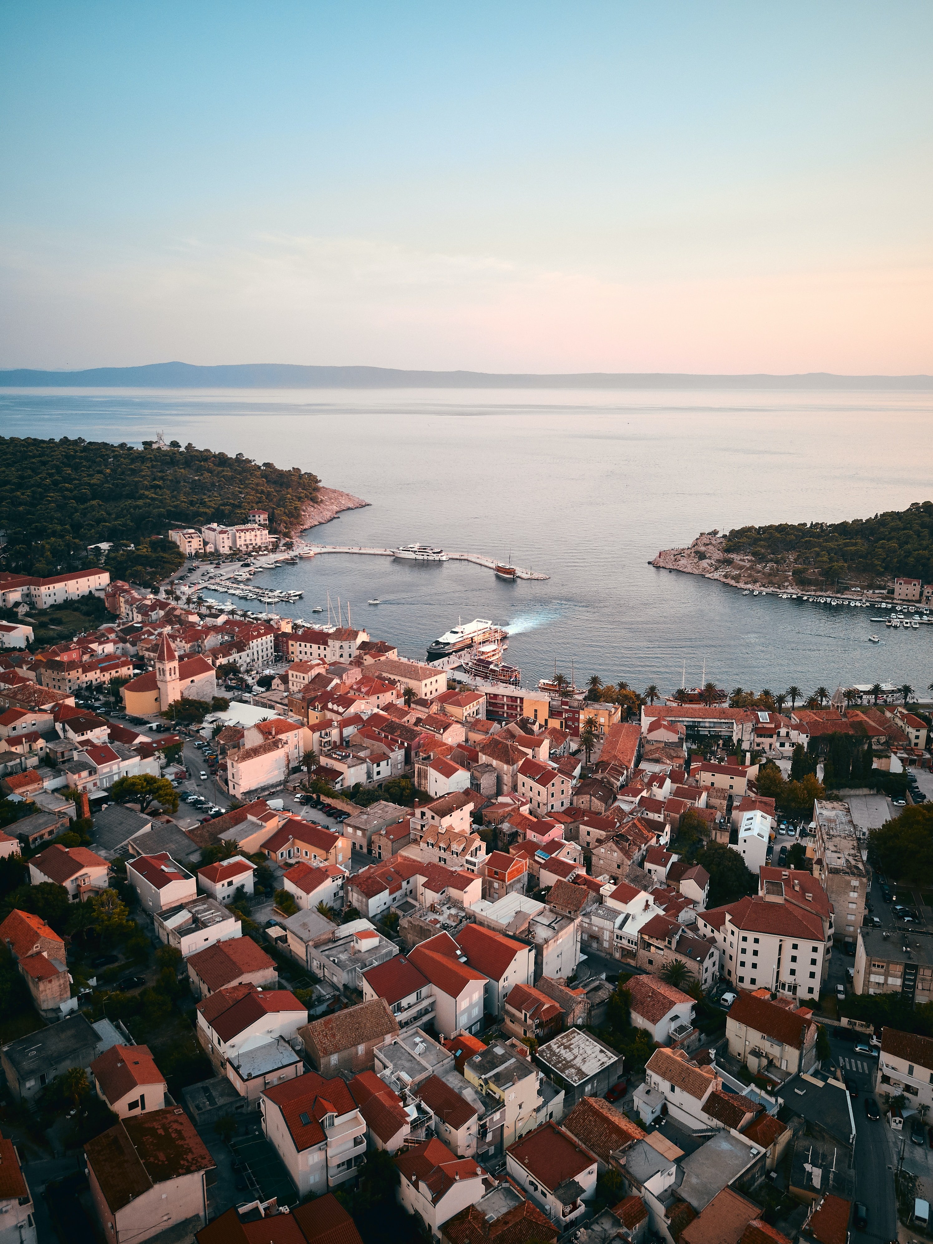 anton-sharov-UEg5Gm9rK_w-unsplash
