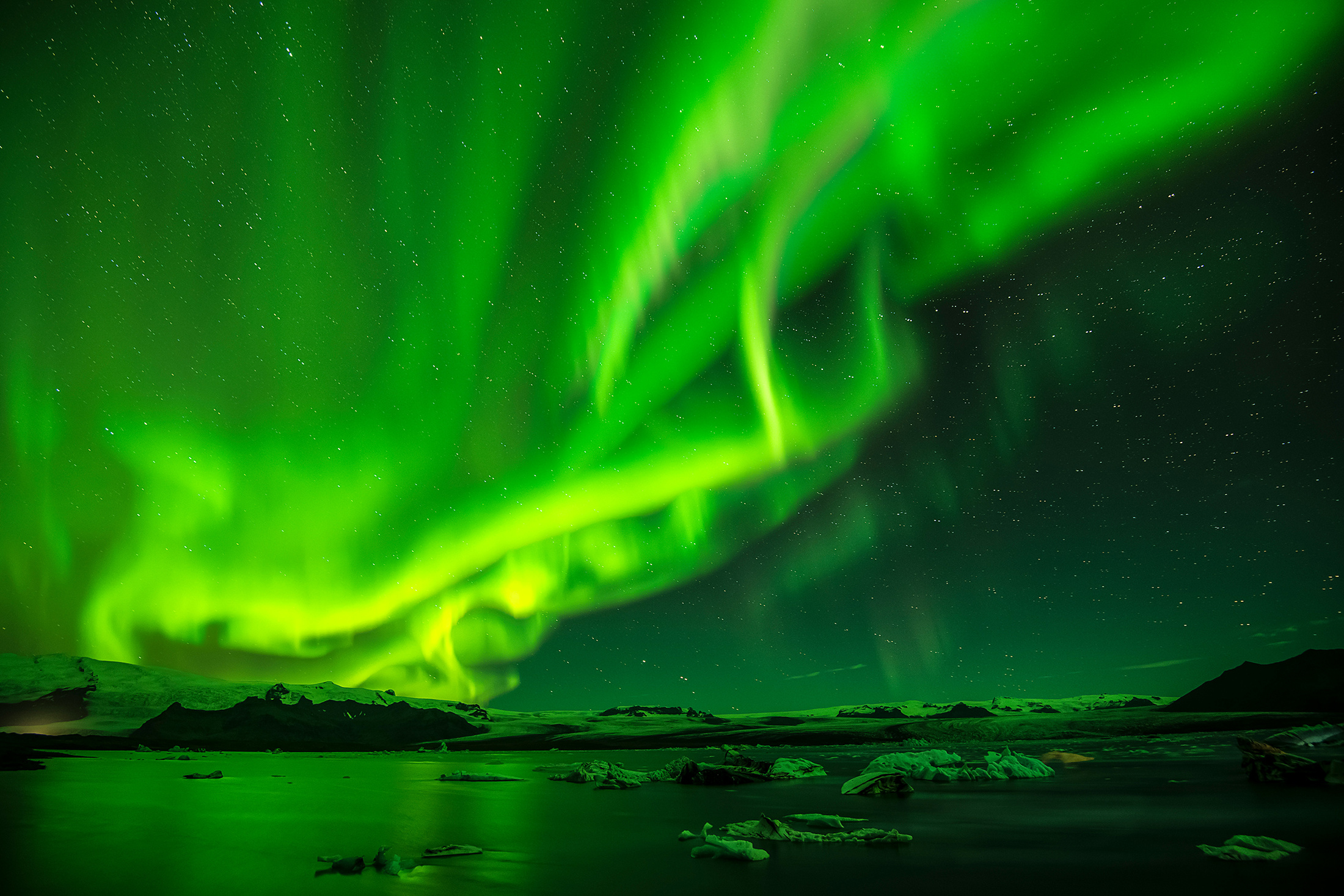 northern lights iceland-unsplash
