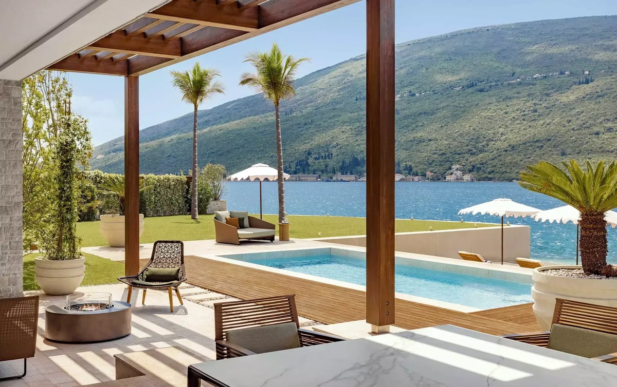 oopm-four-bed-villa-lovcen-terrace-wide-2