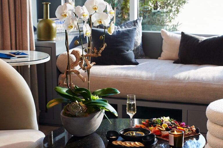 private suites lax 