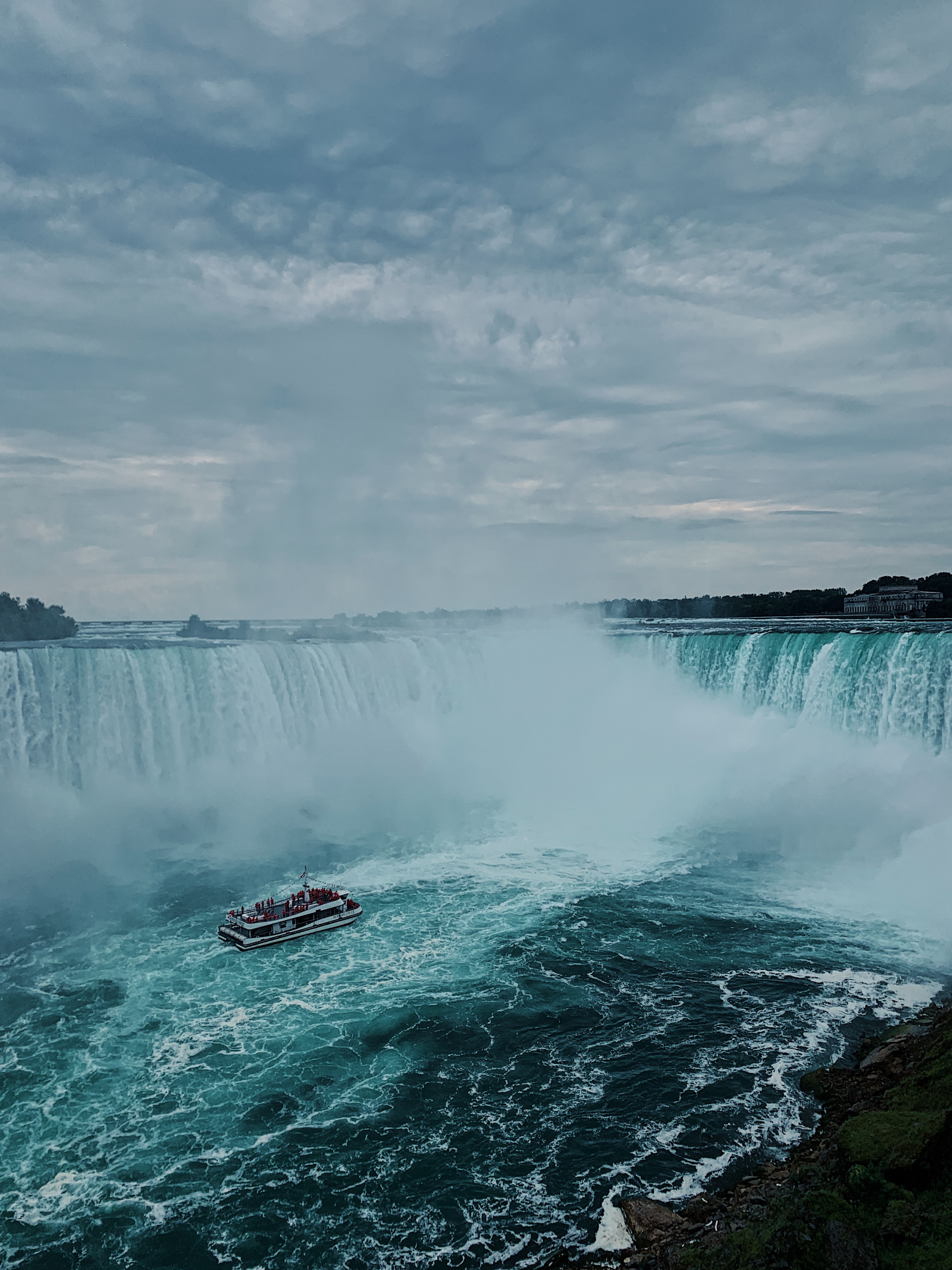 niagara falls unsplash