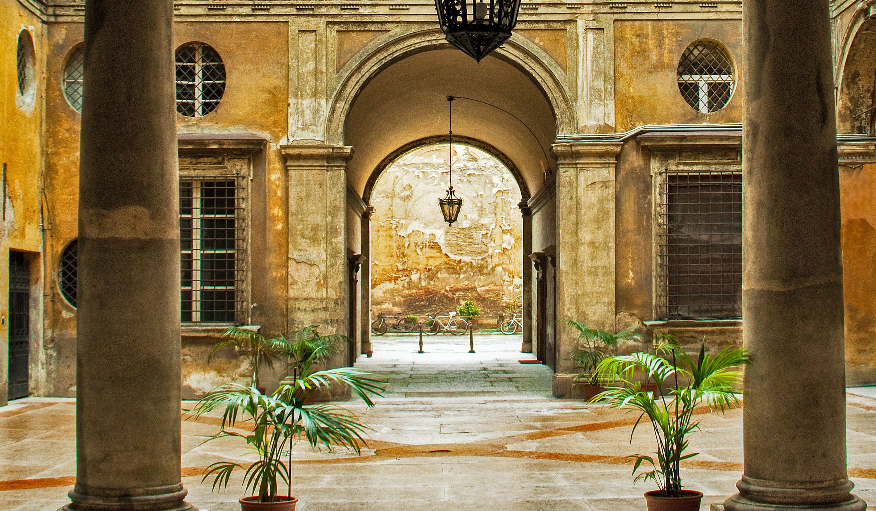 bologna travel tips